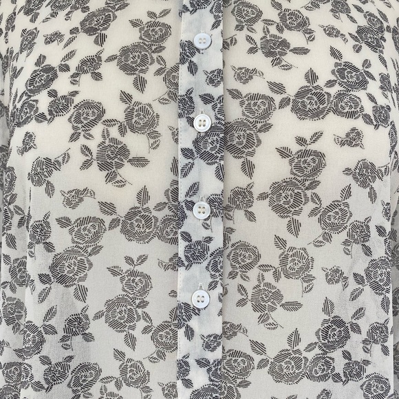 Vince Camuto sheer floral print blouse - Picture 9 of 10